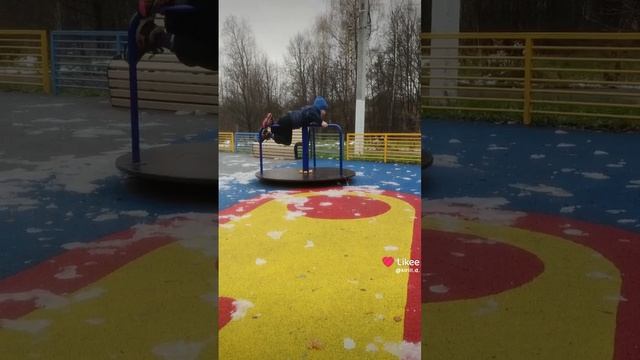 опасные трюки на карусели мой канал из лайки