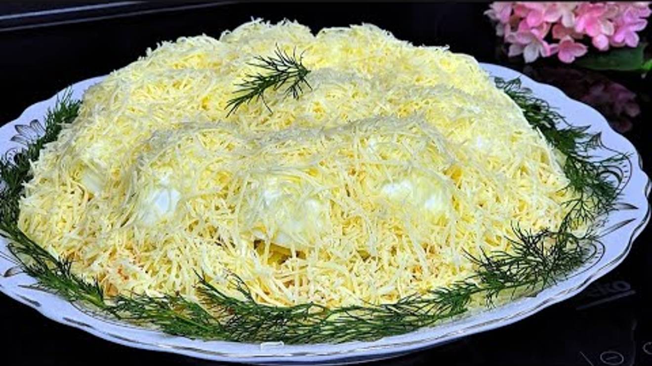 Праздничный салат за 10 минутСамыйвкусный салат, который я ела! всего4ингредиента