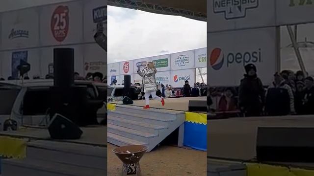 Анна Семенович спела на Байкале