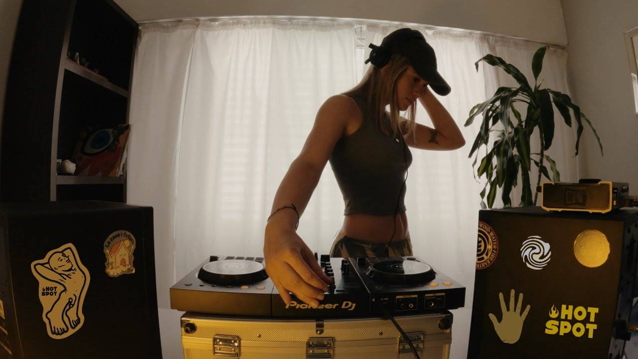MICA GALETTO (DJ SET) DESDE PARANÁ ARGENTINA ⧸ TECHNO