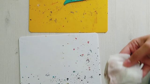 Как очистить поверхность от пластилина?