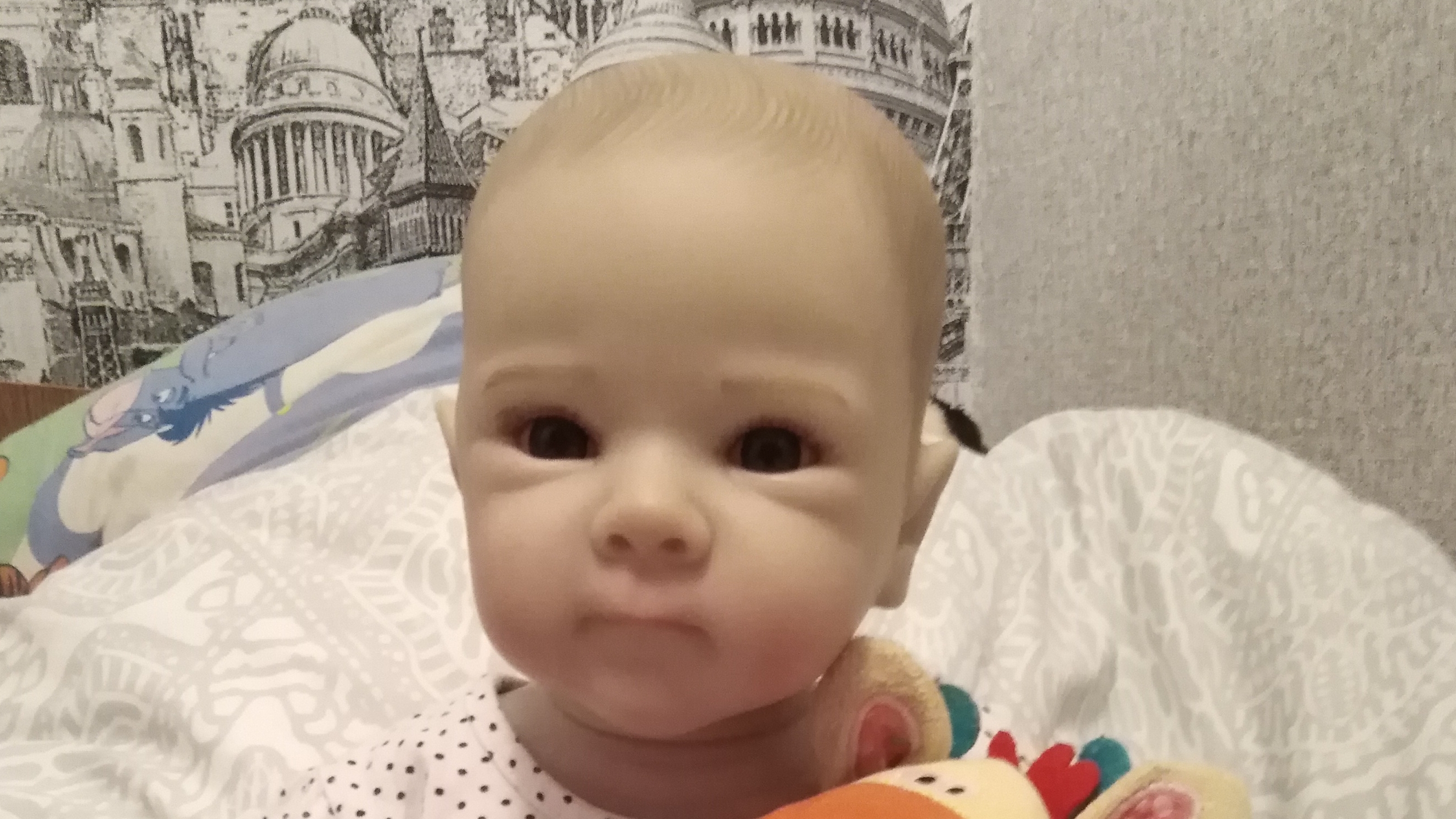 Пришли с Аришей с шопинга