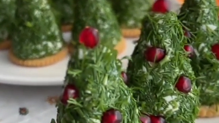 Новогодняя закуска с пикантным вкусом...🎄😋   Рецепт в описании ✍️