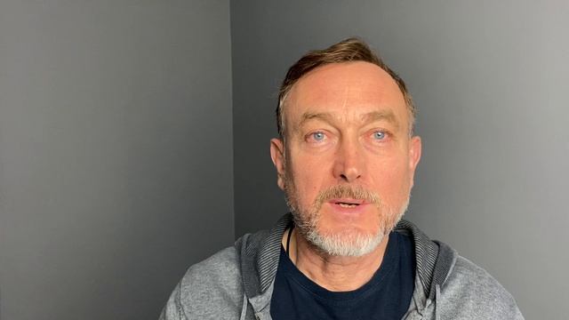 Сергей Голюдов - стихи - Со мною вот что происходит….