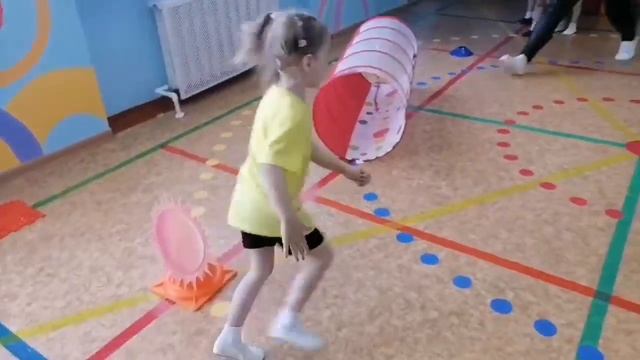 Спортивное развлечение "С днем космонавтики "
