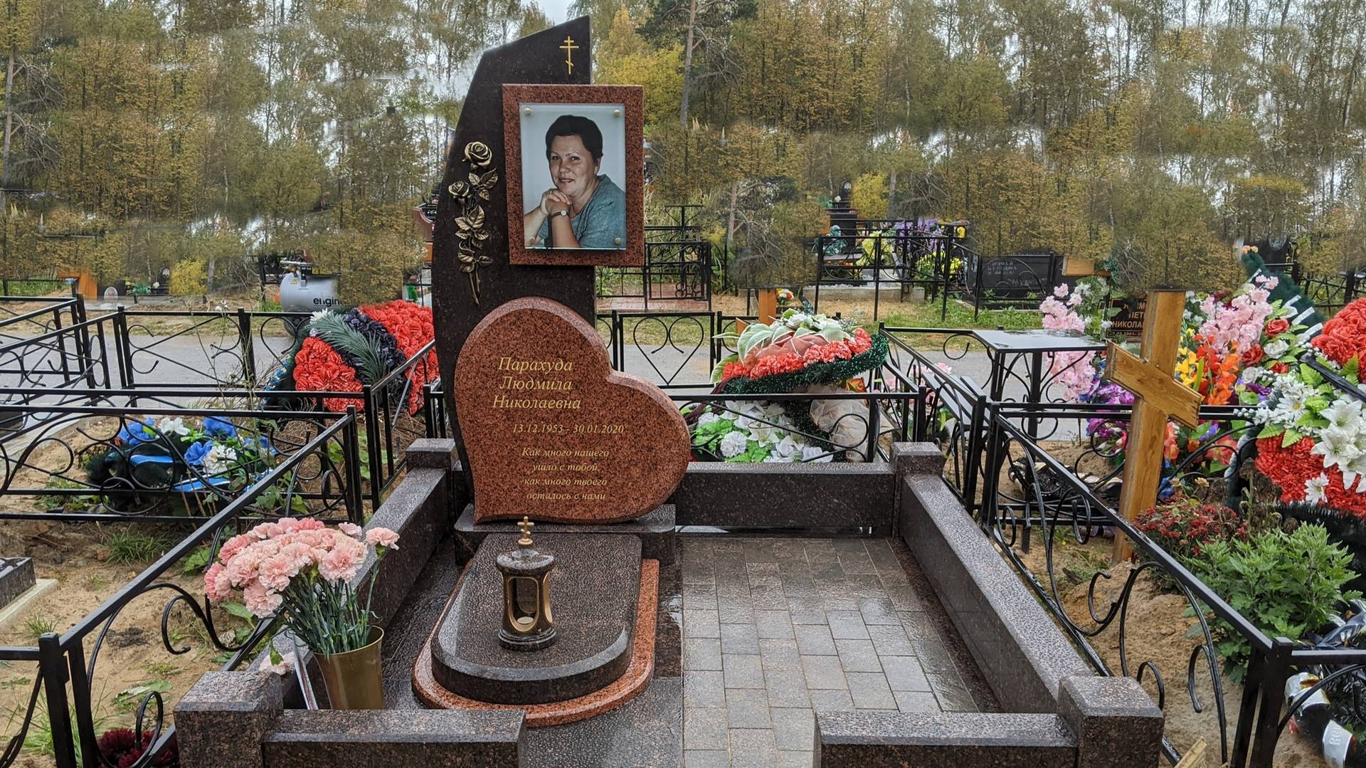 Мемориальный комплекс из Дымовского и Лезниковского гранита
