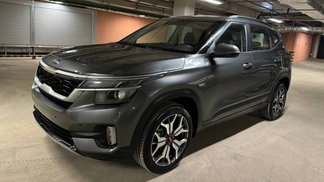 Kia Seltos; 1.6 AT; 2021; Серый