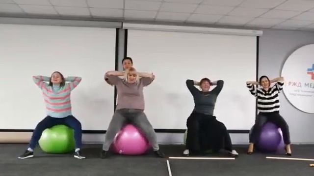 Лайфхак: спортом можно заниматься там, где мы проводим большую часть времени.