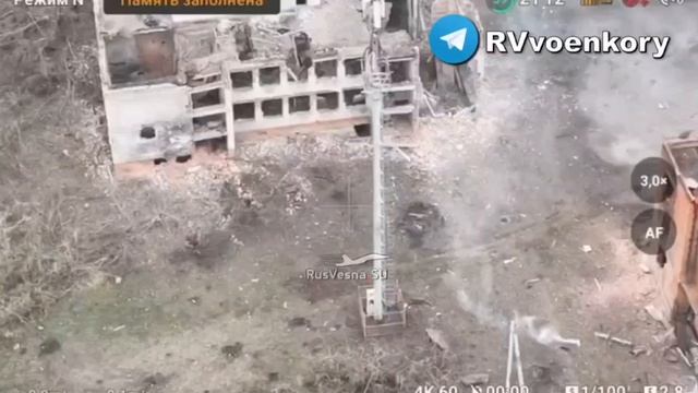 Раненый боец 346 полка под огнём врага и уничтожает пулеметную точку в курской Ольговке.