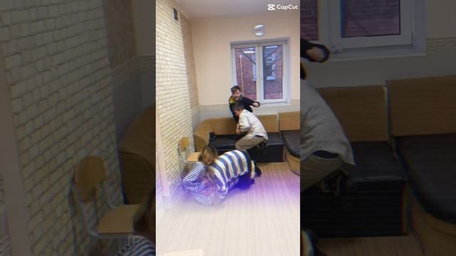 Чем занята мои одноклассники на перемене