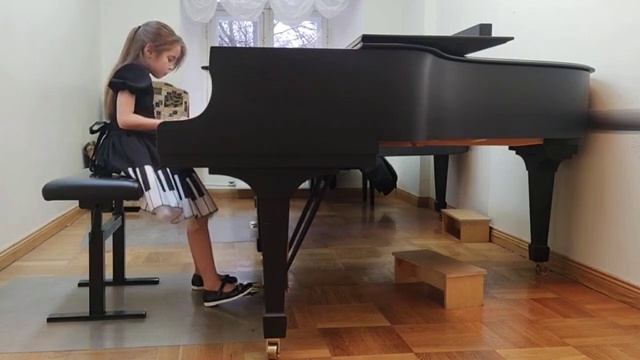 Екатерина Кравцова
Ф. Шопен Polonaise G-moll, Cantabile
