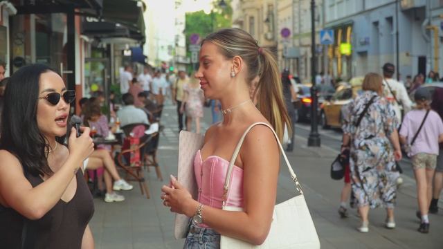 4K. Moscow summer. New kind people on the streets of Moscow.