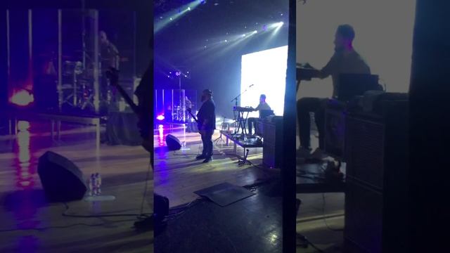 Думы окоянные… Соскучились без видео дуэтов Пелагеи и Александра?)🎶 Тюмень 13.04.2022 #концерт