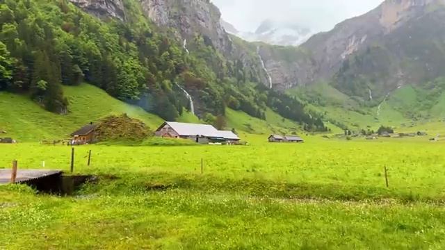 Швейцария Райские места на Земле Дождливая расслабляющая прогулка по озеру Зеальпзее
