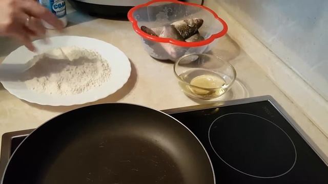 Как жарить рыбу.Жареный карась