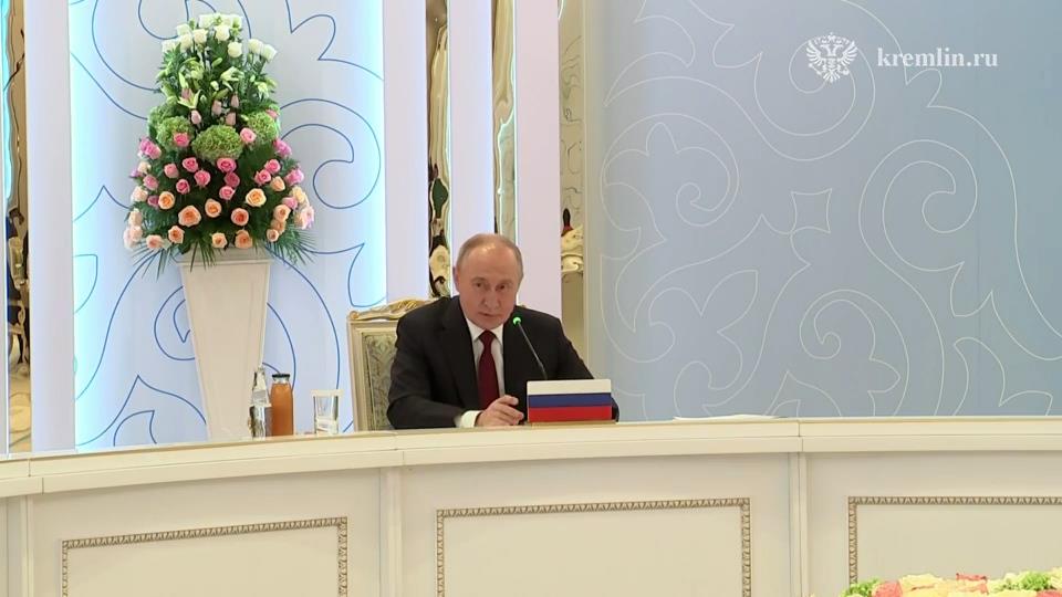 Путин заявил об ударе сотней ракет по военным объектам Украины