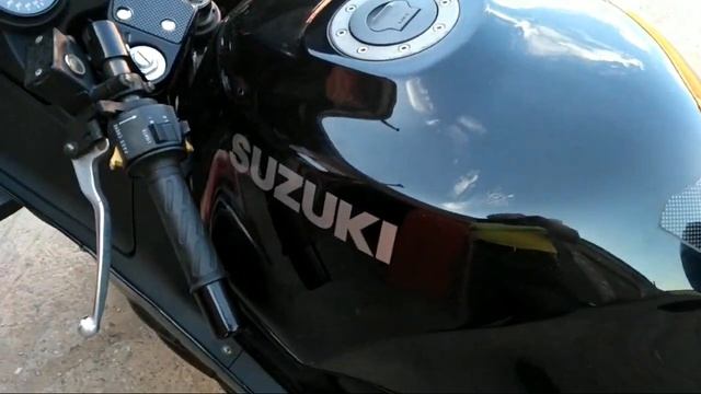 Suzuki RF900