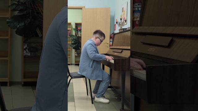 Кирилл Соломенников исполняет "Этюд" Черни-Гермер
