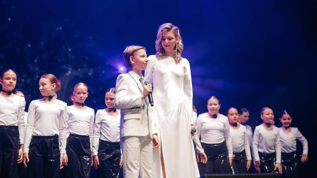 Тимур Борисов и Марфа Николаева,Мама моя, на Гала концерте Мама-ангел на земле.