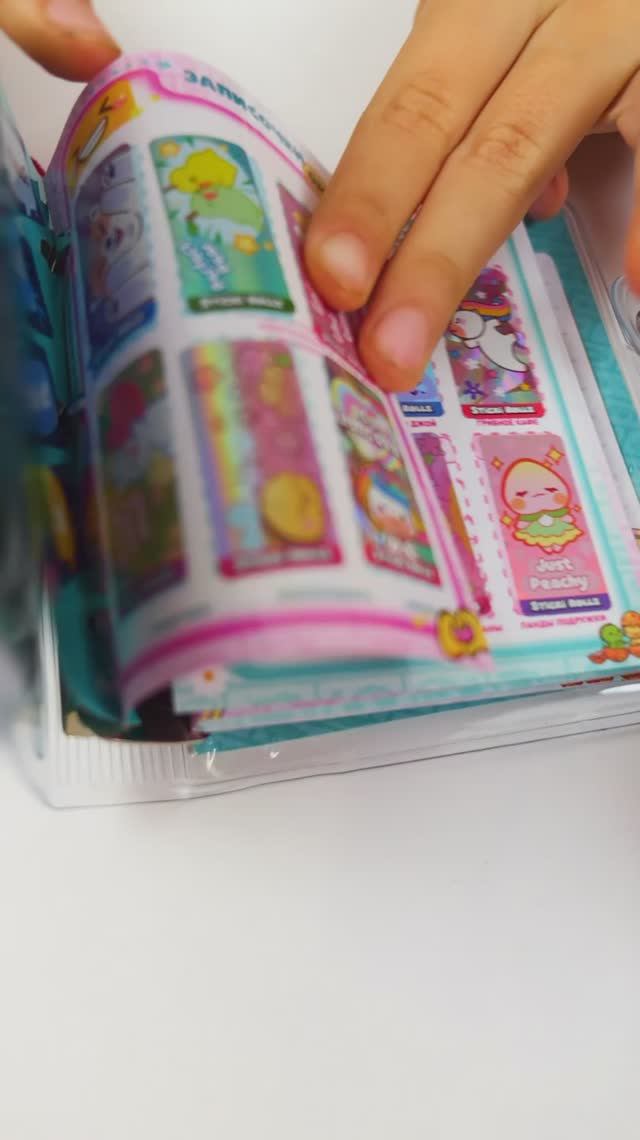 ✨Надеваем НОВЫЕ шармы Sticki Rolls! Что внутри ланчбокса? 💌 Видео про игрушки #длядевочек