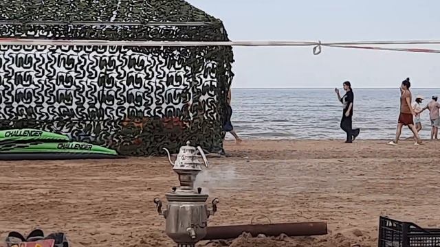 Чай из самовара на берегу Каспийского моря- это традиция Дагестана