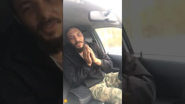 Мама одна и её никто не заменит . Береги . Уважай. Цени . Пока она жива. Время быстротечно .........