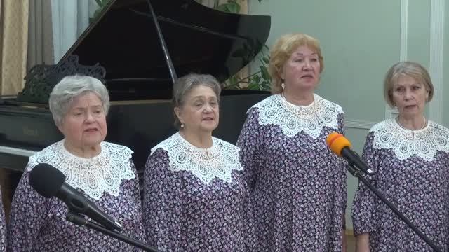 "МАМА,МИЛАЯ МАМА" (А.Аверкин,И.Лашков) - поёт ансамбль "ИВУШКА"