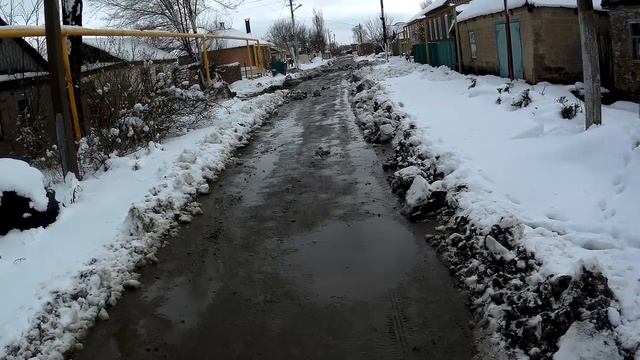 ЖИВЕМ В ДЕРЕВНЕ!!СНЕГ СИЛЬНО ШЕЛ,ТЕПЕРЬ СИЛЬНО ТАЕТ!!!ЖУЛЬКА ПРИВЕЛА ЩЕНЯТ!!!Деревенский влог