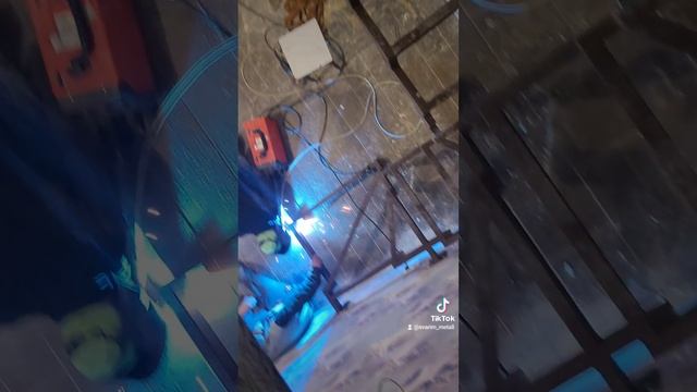 Лестница на ломаном косоуре I Лестница своими руками I Заказать лестницу