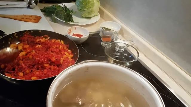 Настоящий украинский борщ.Один из многих вариантов.