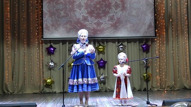 "Моя Родина - Сибирь" - поют Мария Лугинина и Ксения Данилова