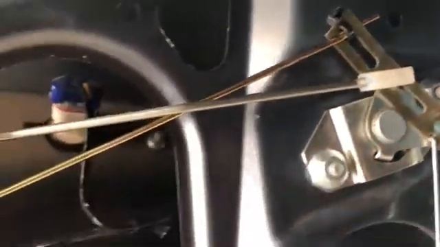 Установка замка багажника на приору