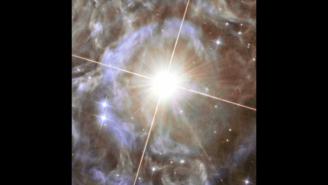 Variable star RS Puppis in its dusty environment | Esa