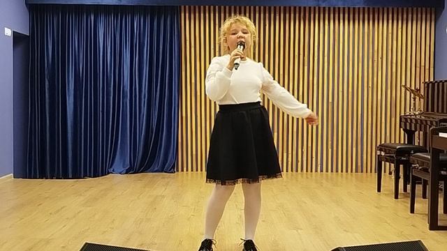Колесникова Мария 9 лет "Девочка Россия" и "Желтые ботинки"
