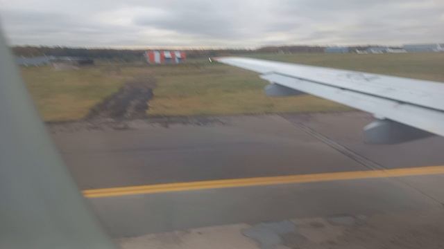 18-10-2023 авиакомпания россия рейс 60-22 москва санкт-петербург едем на взлётную часть-3