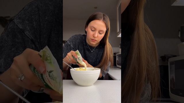 😋 Закуска со шпротами
#закуски