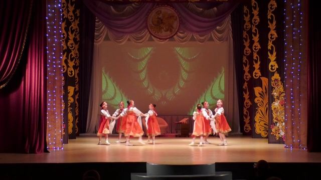 "Русская народная девичья хороводная" младшая группа ОХС Фиеста