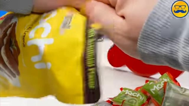 Валерка Валерка,  Желейный Медведь Валера и коробка 🍬 конфет