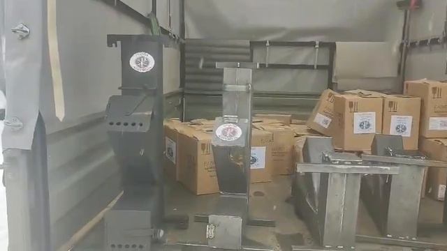 Спасибо калужским патриотам из Азарово за печи, окопные свечи, сухой душ🙏❤️