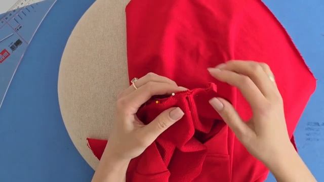 свитшот с круглым вырезом