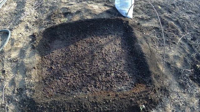 ЖИВЕМ В ДЕРЕВНЕ!!НА РАБОТУ В ДК!!!ПОСАДИЛИ ПАРНИК!!!НАЧАЛИ БОРЬБУ С ТРАВОЙ!!!Деревенский влог