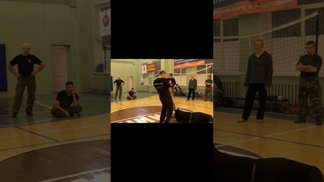 СЪЁМ УДАРОВ ПО КОРПУСУ БЕЗ РУК # Shorts # РУКИ - следствие Они не должны мешать работе ТАЗОМ...