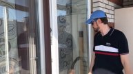 Как помыть окна дома? Стеклоочиститель электрический. KARCHER WV 2.