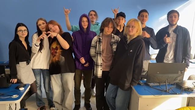 1леонид ведет Фотошоп у 1 курса