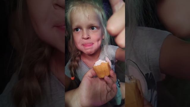 Пришла на вкусняшку🤣