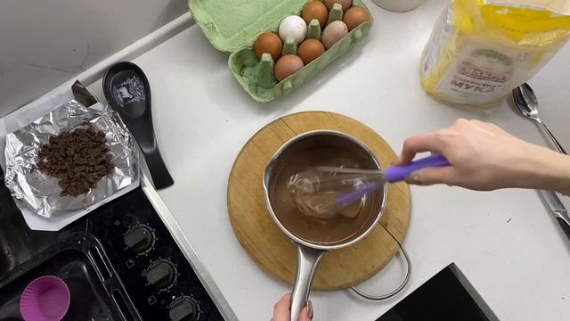 Готовим тесто для шоколадных кексиков. Готовим со вкусом!