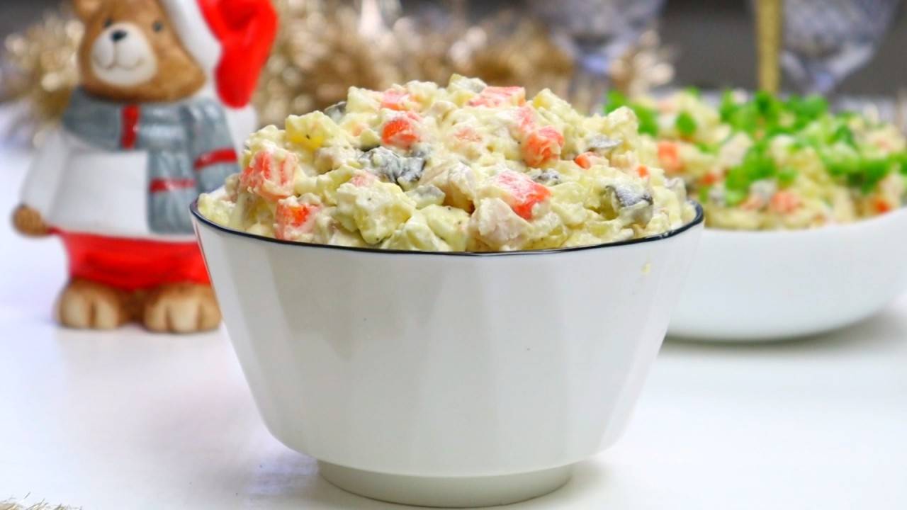 ОЛИВЬЕ ДОБАВЬТЕ 1 банальный ингредиент!! Дешевле некуда ,а вкус Королевский!