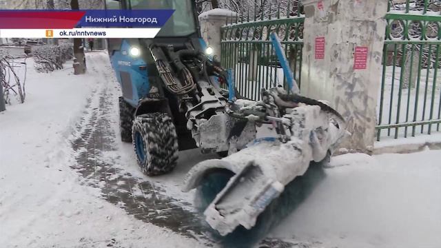 Последствия первого снегопада ликвидируют коммунальные службы