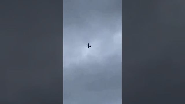 США. Самолёт упёрся во чтото в небе