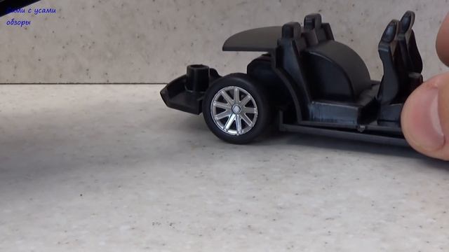 Модель Dodge Charger 2011 г.. Машинка от New Ray 1/32
